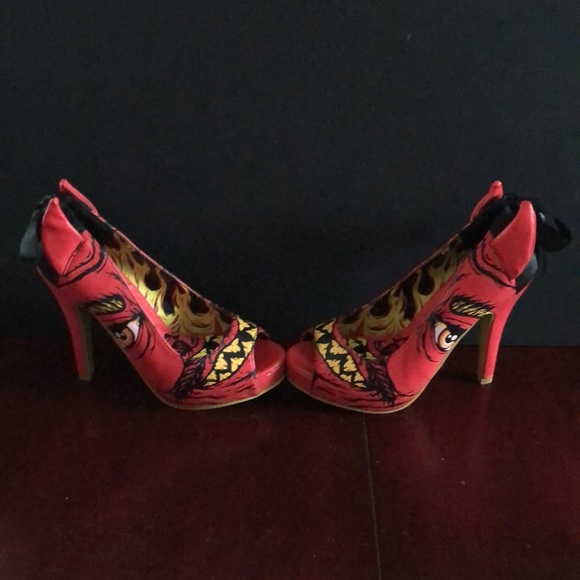 Iron Fist High Heels Shoes - Picture 4 of 6